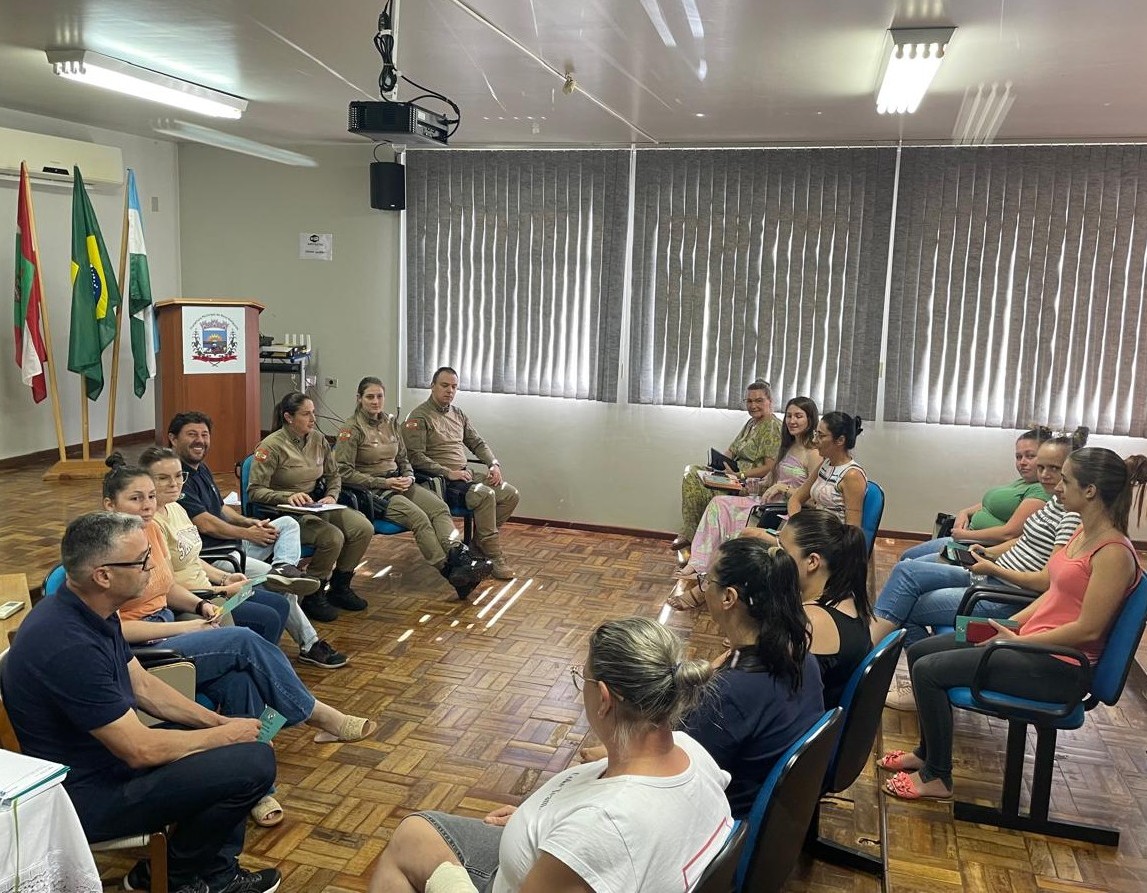 Novo Horizonte realiza encontro para fortalecimento da Rede Catarina de Proteção à Mulher