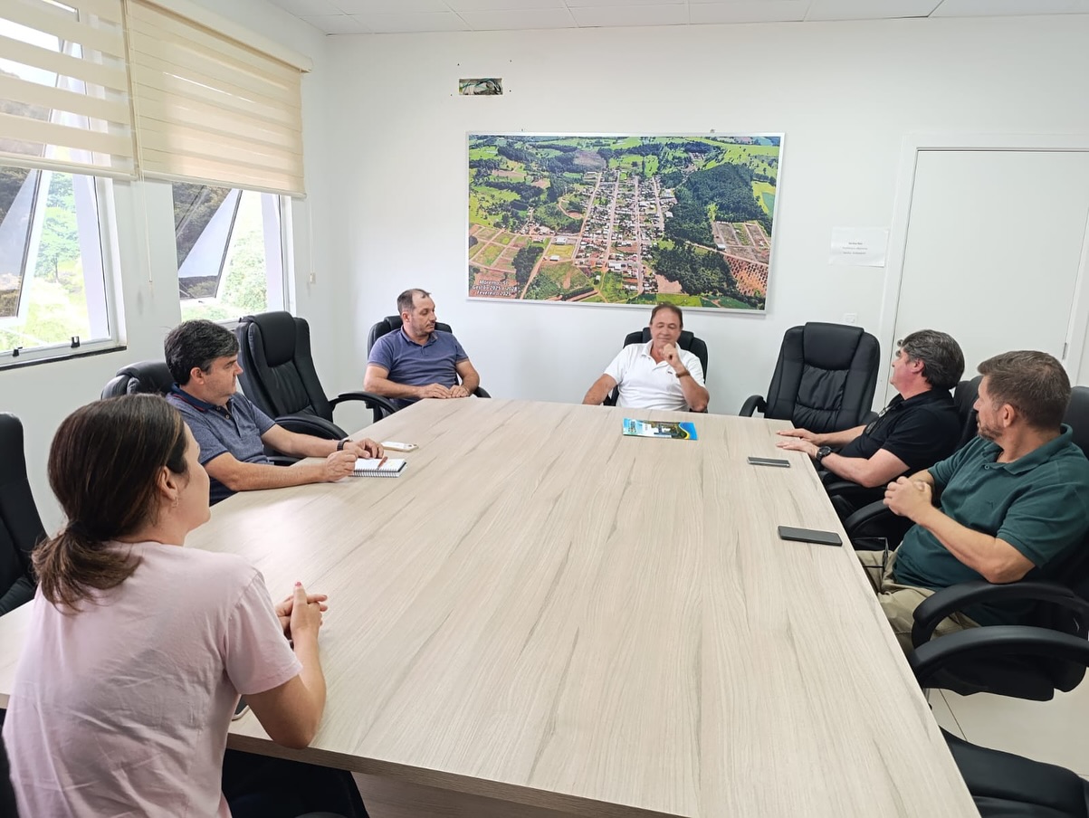 Marema recebe visita de agentes políticos
