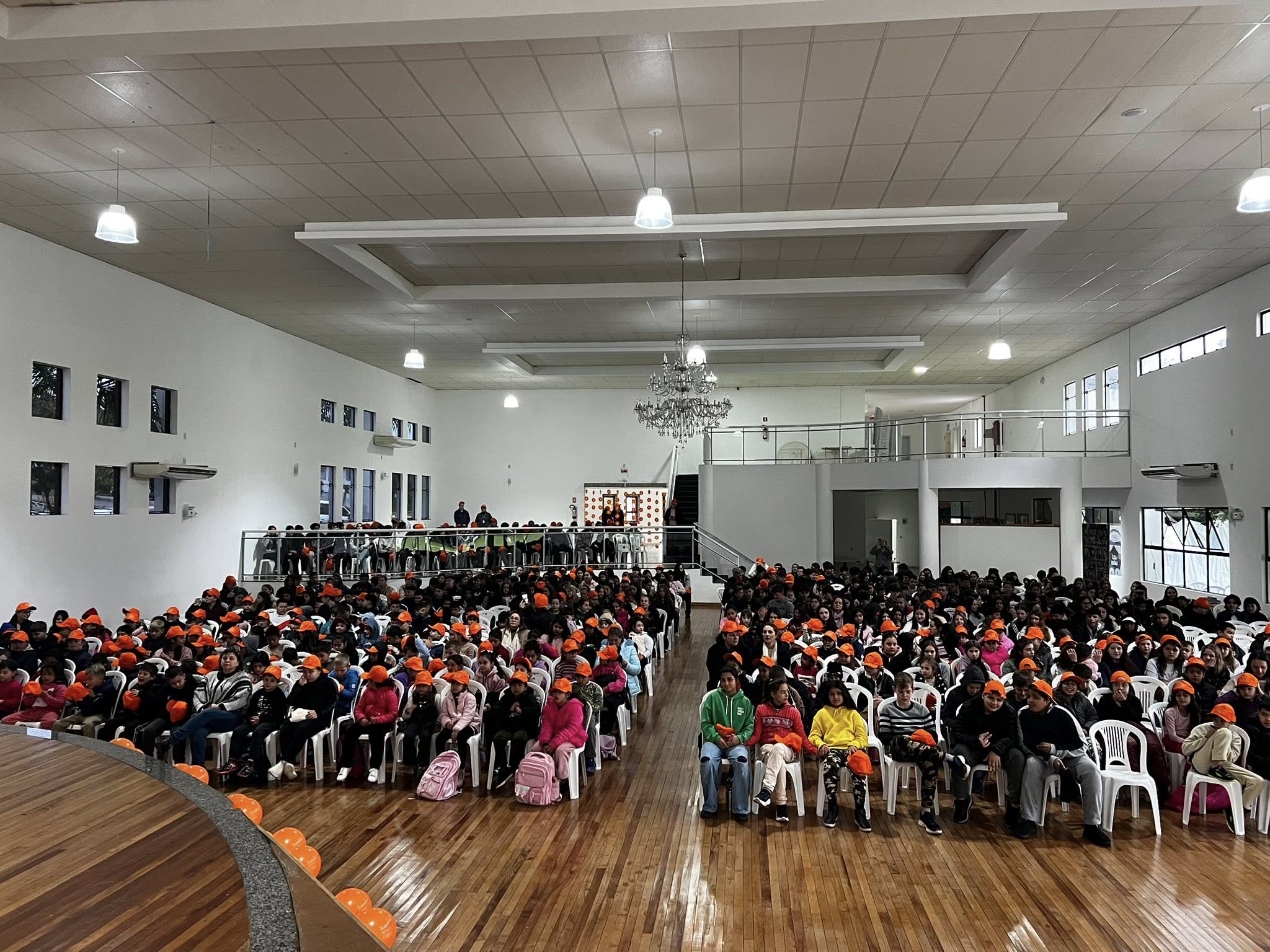 PROJETO MAIO LARANJA REÚNE MAIS DE 1.500 ALUNOS EM PALESTRA ESPECIAL