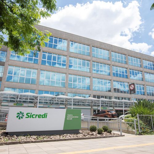 Sicredi consolida posição entre as melhores instituições financeiras do Brasil no ranking mundial da Forbes em 2026